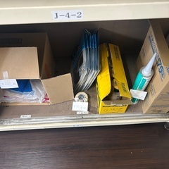 ステンパイプ、棚柱用受け、他金物類の画像