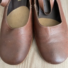 レスベルセルのパンプス　24cmの画像