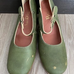 レスベルセルのパンプス　24cmの画像