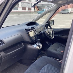 車検令和9年11月　　日産セレナの画像