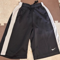 ナイキ、アディダスキッズウェアの画像