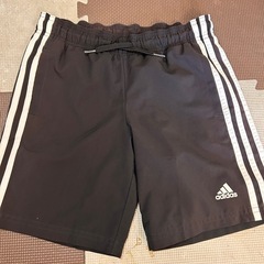 ナイキ、アディダスキッズウェアの画像