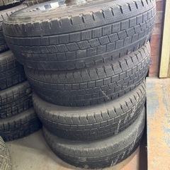 ハイエース スタッドレス 15インチ 4本セットの画像