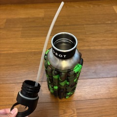 【新品未使用MOBOT カモフラージュ水筒・筋膜ローラー 】の画像