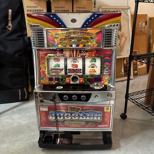 メダル無しで遊べます。
ゲーム　スロットマシン