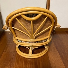 ラタン　回転座椅子の画像