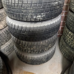 ハイエース スタッドレス 15インチ 4本セットの画像