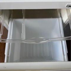 J2904 パナソニック　Panasonic 138L 2012年　2ドア冷蔵庫　黄ばみありの画像