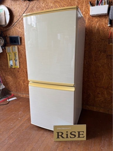J2909 シャープ　SHARP 137L 2013年　黄ばみあり　2ドア冷蔵庫