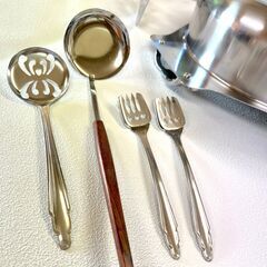 湯豆腐鍋セット　（中子・仕切・お玉・穴明きお玉付）新品の画像