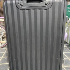 大容量二色スーツケースの画像