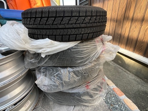 155/65R14スタッドレスタイヤ4本取引中