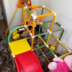お話中！アンパンマンの滑り台、ブランコの画像