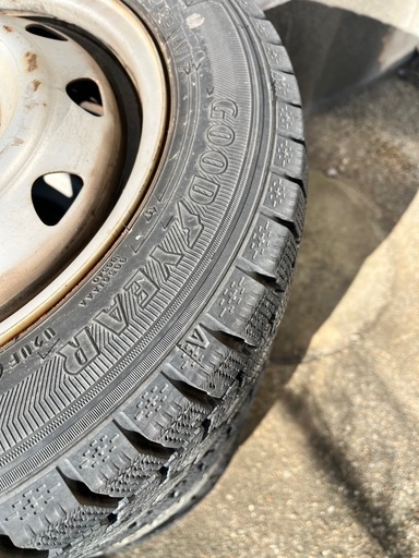 商談中　ホイール付きスタッドレス。１５５／６５R１３　　