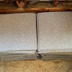 旭川発 タイルカーペット　約200枚 カーペット 絨毯　まとめて50cm×50cm　  の画像