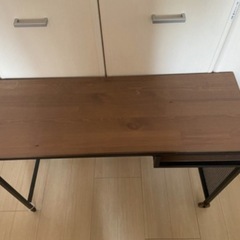 IKEA パソコンデスクの画像