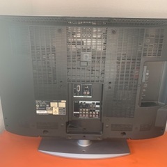 【無料でお譲りします】液晶テレビ　31インチ　79cm斜辺　グレー　作動確認済み　美品　即取引可能の画像