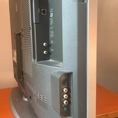 【無料でお譲りします】液晶テレビ　31インチ　79cm斜辺　グレー　作動確認済み　美品　即取引可能の画像
