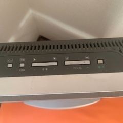 【無料でお譲りします】液晶テレビ　31インチ　79cm斜辺　グレー　作動確認済み　美品　即取引可能の画像