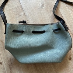 ショルダーバッグの画像