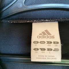 adidas トラックジャケットの画像