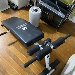 腹筋トレーニングマシンの画像