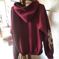 刺繍パーカーの画像