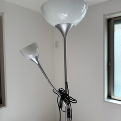 IKEA フロアランプの画像