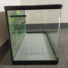  △ ① GEX 水槽 プラスチック製＆ワンタッチフィルター、鑑賞魚用ろ過器セット 幅 60cm 貯水確認済 全体的にキズ、汚れあり 現状渡しの画像