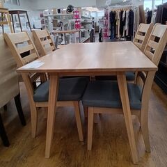 ★リユースのサカイ水戸店★  4人掛けダイニングセット 木目 H70×D80×W140 クリーニング済み MT6029の画像