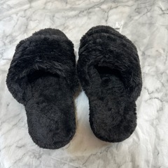 モコモコサンダルの画像