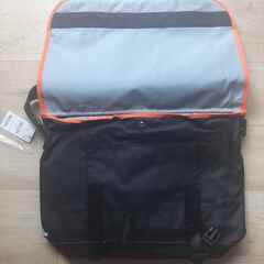 ■お値下げ中■新品未使用■読売ジャイアンツ・正規品・メッセンジャーバッグ＋ミニポーチ付き■の画像