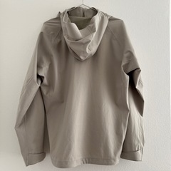 ユニクロ　ブロックテックパーカ　3Dカット　M ナチュラル　キャンプ　軽量　撥水の画像