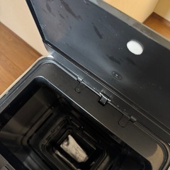 定価2.4万円、自動開閉　ゴミ箱の画像