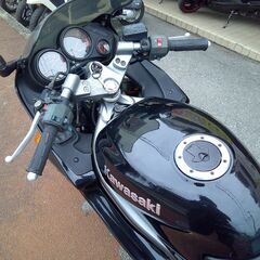 NO.5516　ＺＺＲ２５０　水冷４サイクル２気筒２５０ｃｃエンジン　ブラック　☆彡の画像