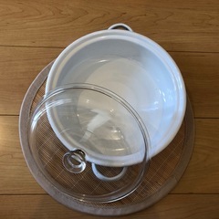 新品・未使用、両手鍋＃高級ホーロー製ホワイト・ストライプの画像