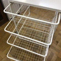 【ジャングルジャングル深井店】★4段ラック 収納家具 食器棚 家具 簡易クリーニング済 堺市（中区 堺区 東区 西区 南区 北区）和泉市 河内長野市 富田林市 松原市 狭山市 深井 【FU2847】の画像