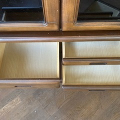 【引取りに来れる方限定】高さ200cm食器棚の画像