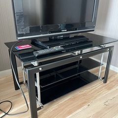テレビとテレビ台の画像