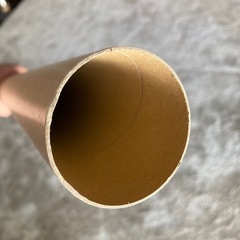 長さ188㎝、直径5.2㎝の紙素材の筒・棒
の画像