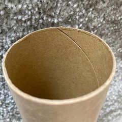 長さ188㎝、直径5.2㎝の紙素材の筒・棒
の画像