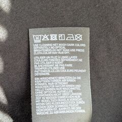 黒のシンプルワンピースの画像