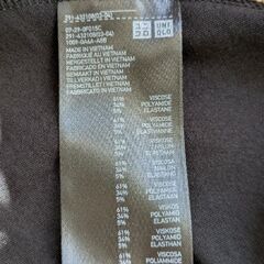 黒のシンプルワンピースの画像