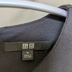 黒のシンプルワンピースの画像