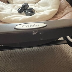 Combiネムリラ電動ハイローチェアの画像