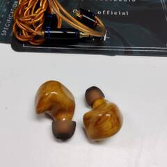 【良品】QoA(クイーンオブオーディオ) Mojito/イヤホン/有線/アンバーの画像