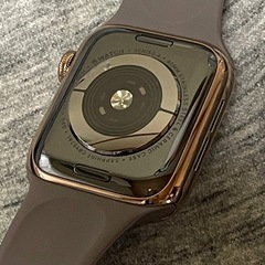 【美品　バッテリー最大容量94％】Apple Watch series4 GPS＋cellularモデル40mmの画像