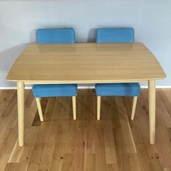 ダイニングテーブルと椅子　120×75　