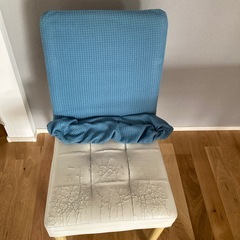 ダイニングテーブルと椅子　120×75　の画像