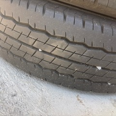 ハイエースタイヤ　195/80R15 107/105の画像